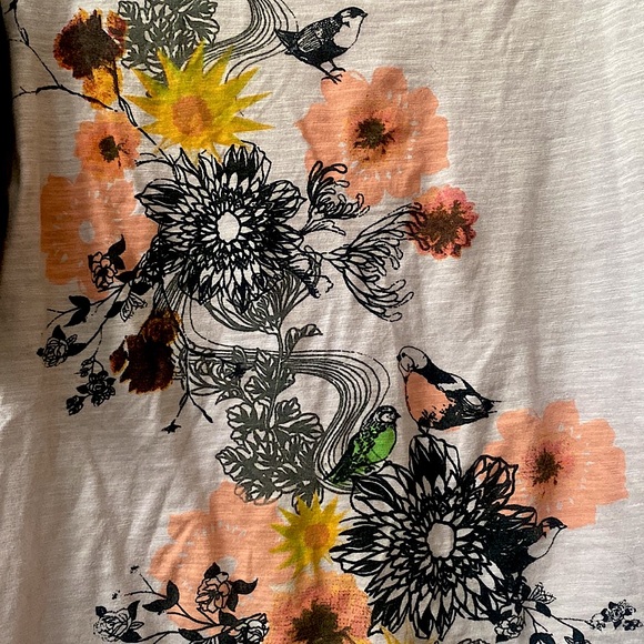 Graphic tee with birds and floral - Picture 2 of 4